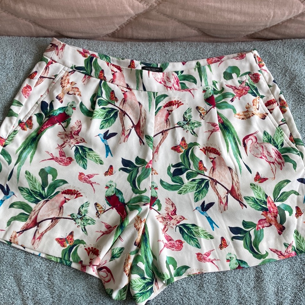 EUC size 10 Ann Taylor Factory topical print high waisted shorts. Worn twice